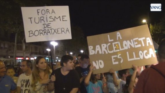 Nueva-protesta-contra-el-turis_54413253197_53699622600_601_3